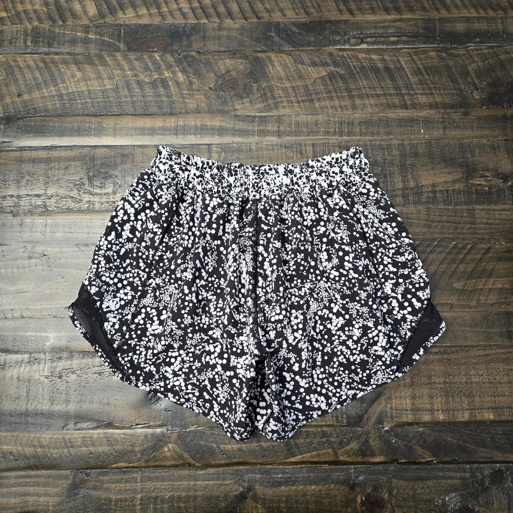LULULEMON Hotty Hot Shorts | 4‎